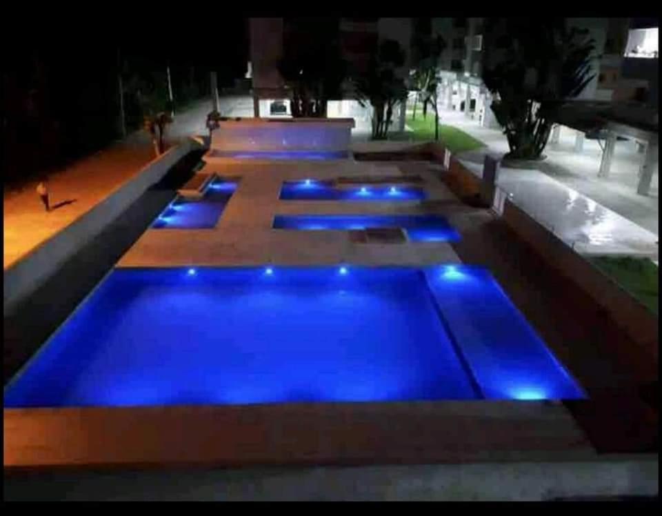 Varanda Gourmet, 05 Piscinas, Elevador E Wi-fi No Passaredo *