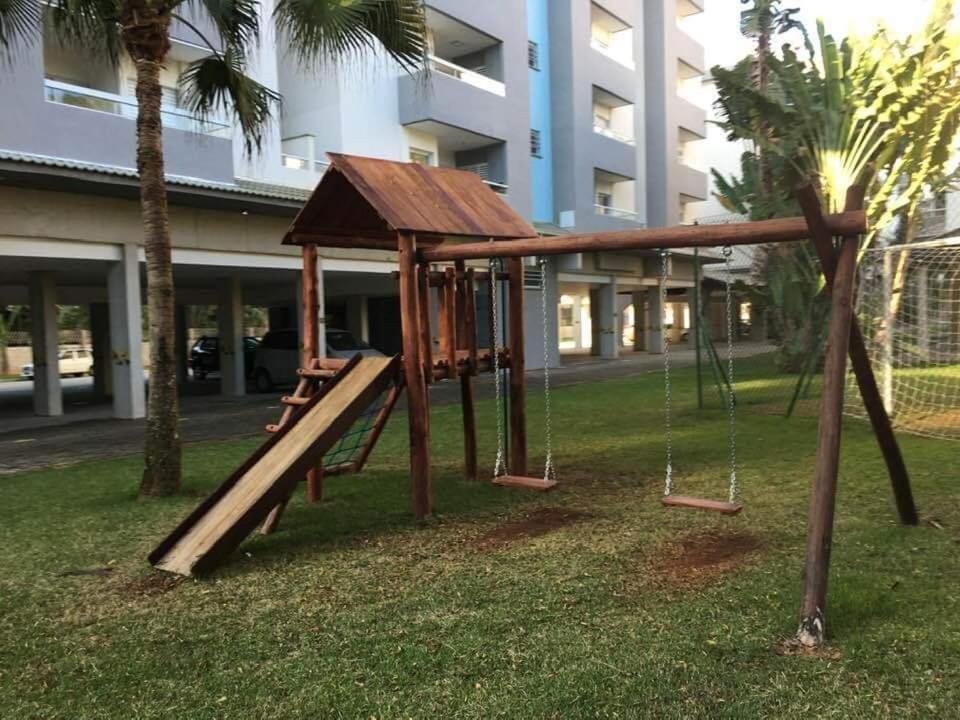 Apartamento Varanda Gourmet, 05 Piscinas, Elevador E Wi-fi No Passaredo